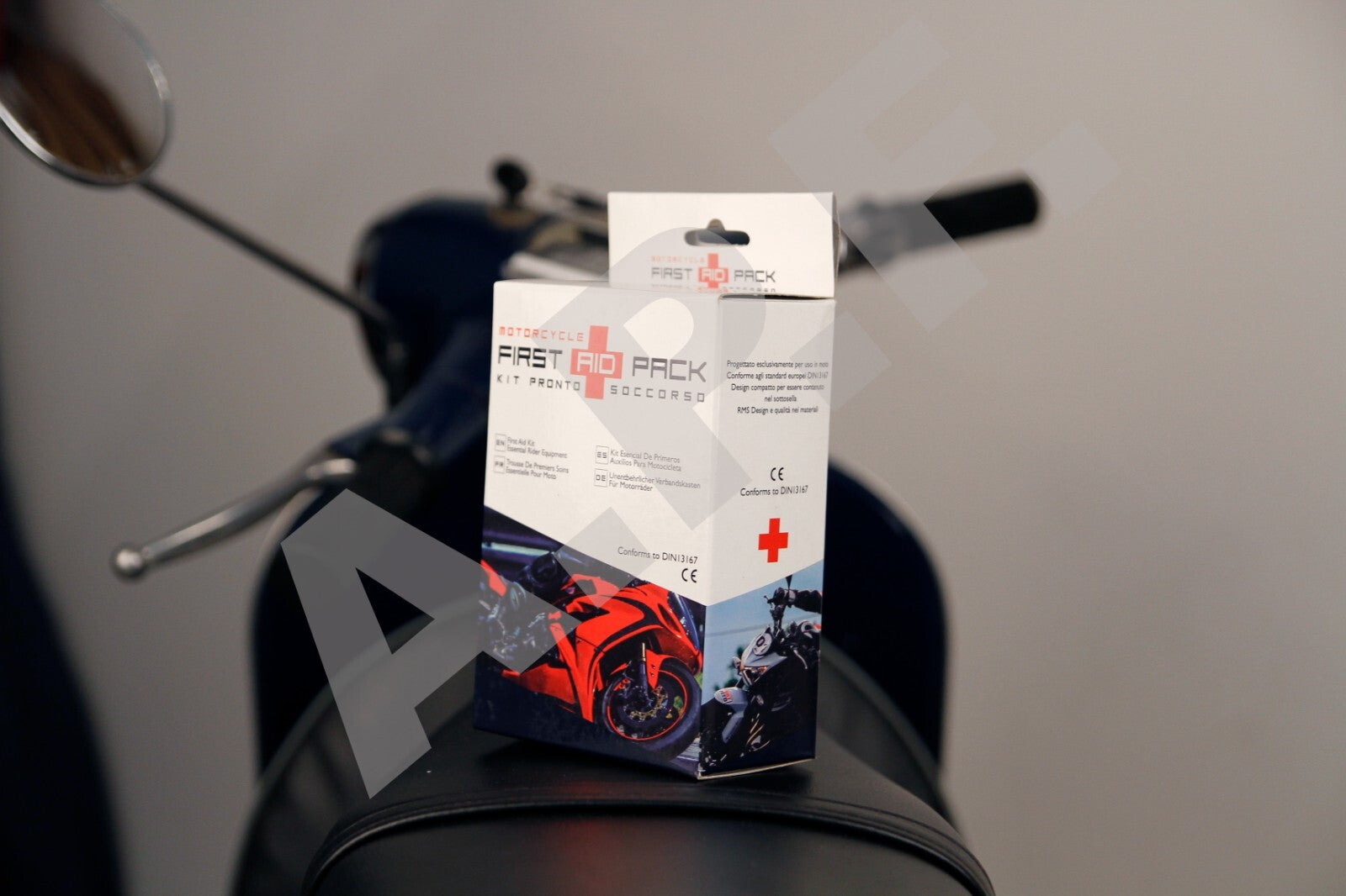 TROUSSE PRONTO SOCCORSO VESPA OMOLOGATO  per tutte le VESPE - ultra compatto -