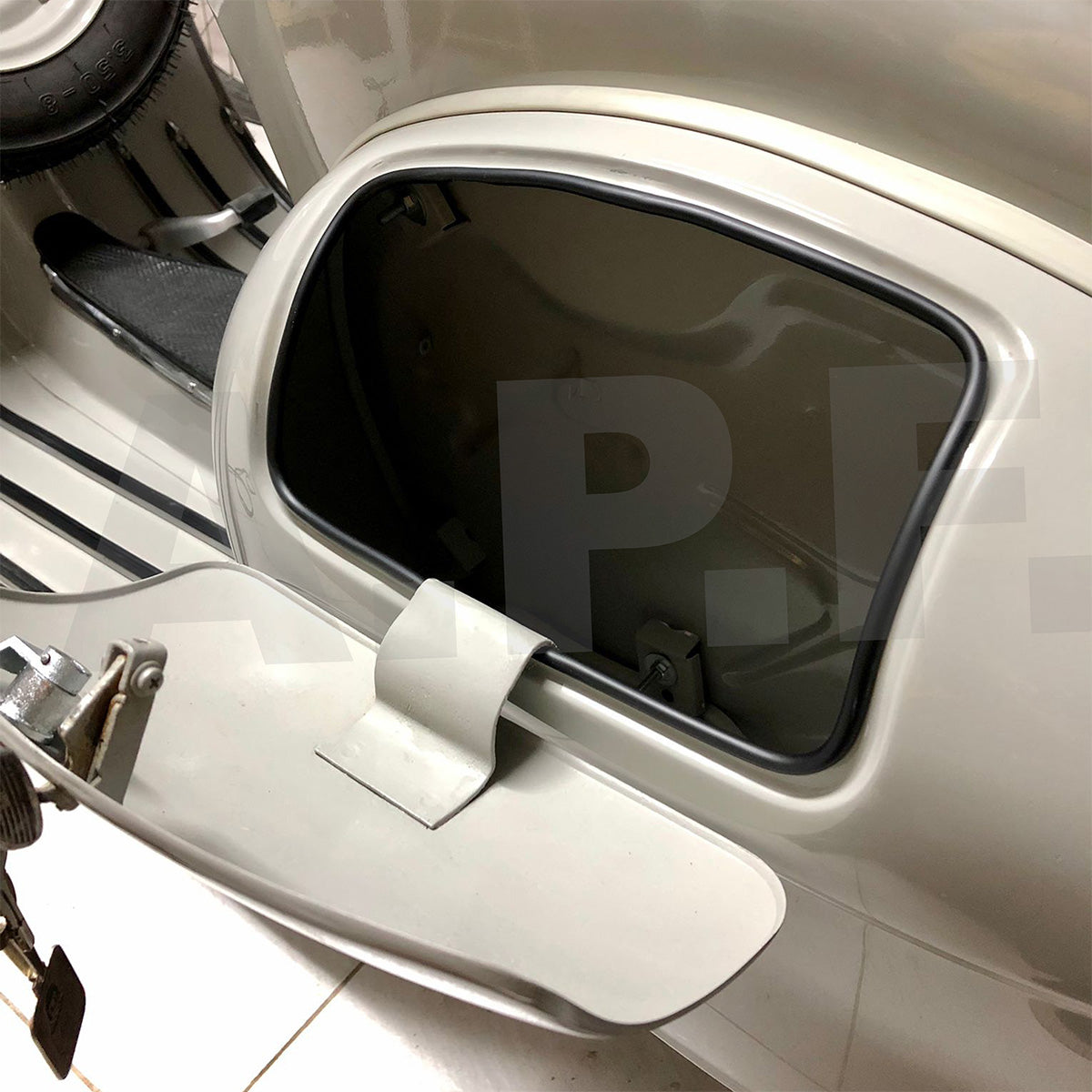 Guarnizione Sportellino Bauletto Posteriore Vespa - tutte fino al 1976