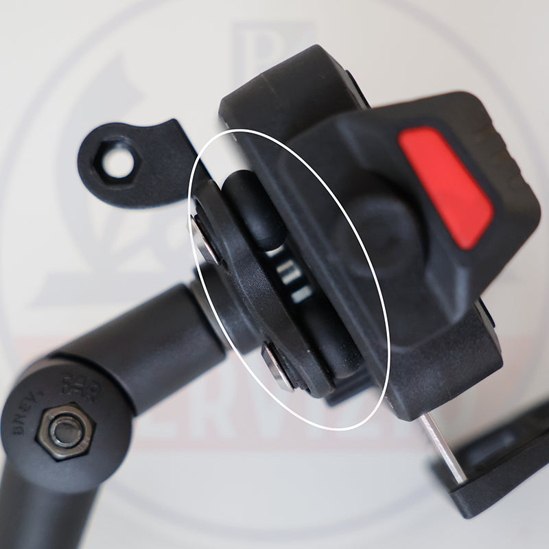 Dettaglio supporto per smartphone RAM Brey per Vespa Piaggio